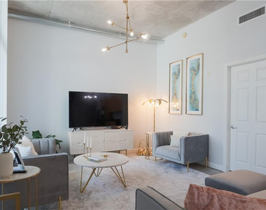 2100 Van Buren Street - Photo Thumbnail 17