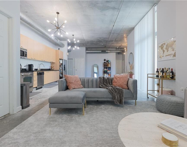 2100 Van Buren Street - Photo Thumbnail 15