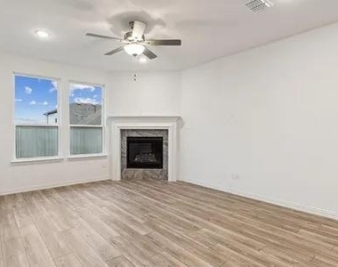 1321 Trailblazer Way - Photo Thumbnail 5