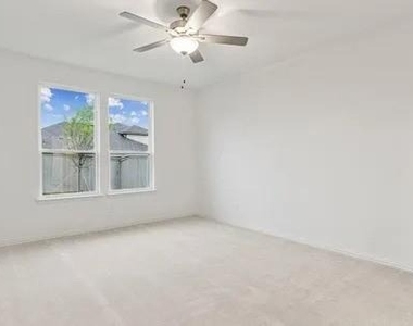 1321 Trailblazer Way - Photo Thumbnail 12