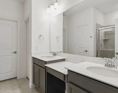 1321 Trailblazer Way - Photo Thumbnail 11