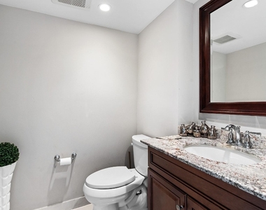 3850 Galt Ocean Drive - Photo Thumbnail 10