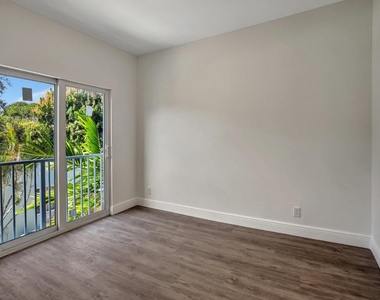 1104 S 20th Avenue - Photo Thumbnail 16