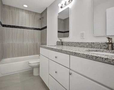 1104 S 20th Avenue - Photo Thumbnail 13
