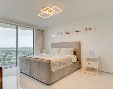 4240 Galt Ocean Drive - Photo Thumbnail 11