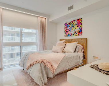 4240 Galt Ocean Drive - Photo Thumbnail 20