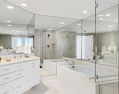 2831 N Ocean Boulevard - Photo Thumbnail 11