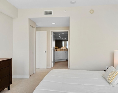2831 N Ocean Boulevard - Photo Thumbnail 9
