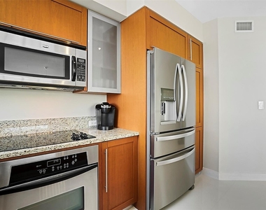 2831 N Ocean Boulevard - Photo Thumbnail 7