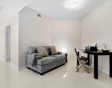 2831 N Ocean Boulevard - Photo Thumbnail 12