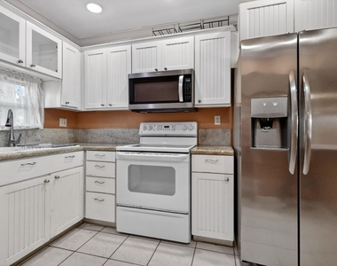 9410 N Hollybrook Lake Drive - Photo Thumbnail 1