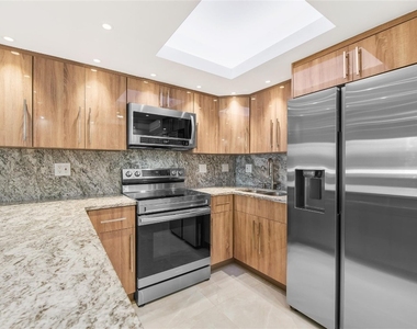 2170 Ne 51st Court - Photo Thumbnail 5