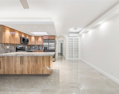 2170 Ne 51st Court - Photo Thumbnail 10