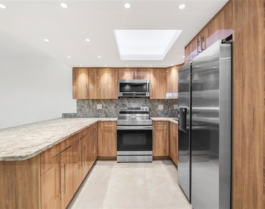 2170 Ne 51st Court - Photo Thumbnail 6