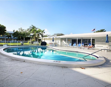 2170 Ne 51st Court - Photo Thumbnail 4
