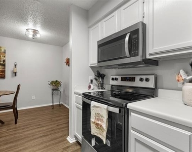 3201 Donnelly Circle - Photo Thumbnail 13