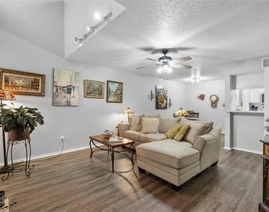 3201 Donnelly Circle - Photo Thumbnail 2