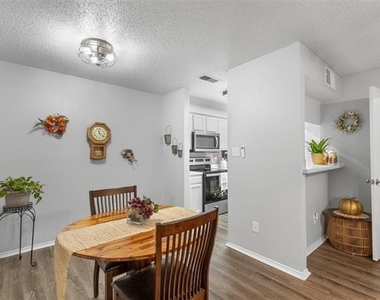 3201 Donnelly Circle - Photo Thumbnail 8
