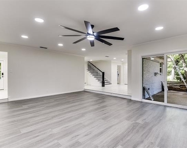 258 Somerset Terrace - Photo Thumbnail 6