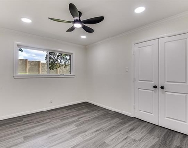 258 Somerset Terrace - Photo Thumbnail 14