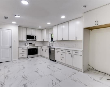 258 Somerset Terrace - Photo Thumbnail 10