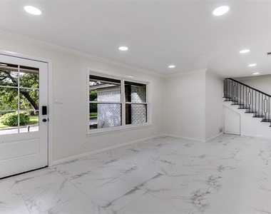 258 Somerset Terrace - Photo Thumbnail 2