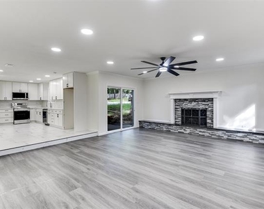 258 Somerset Terrace - Photo Thumbnail 5