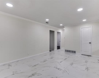 258 Somerset Terrace - Photo Thumbnail 3