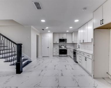 258 Somerset Terrace - Photo Thumbnail 12