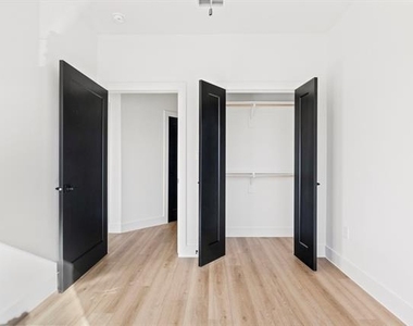 172 W 17th Street - Photo Thumbnail 29