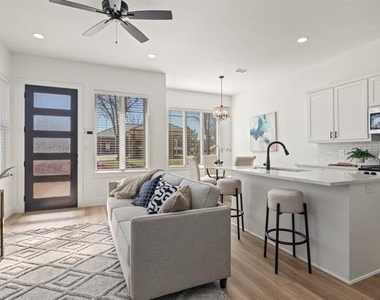 172 W 17th Street - Photo Thumbnail 7