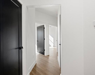 172 W 17th Street - Photo Thumbnail 27