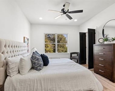 172 W 17th Street - Photo Thumbnail 20