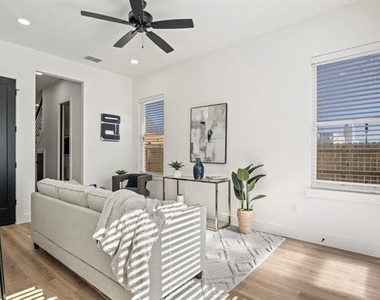 172 W 17th Street - Photo Thumbnail 6