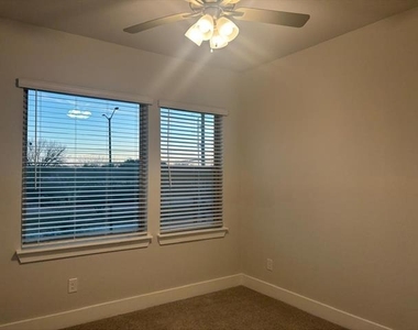 825 W Mayfield Road - Photo Thumbnail 15