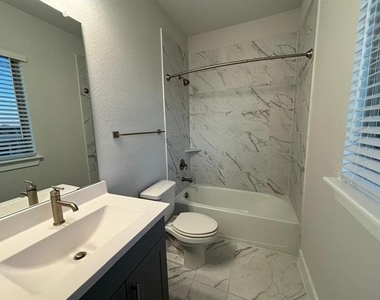 825 W Mayfield Road - Photo Thumbnail 12