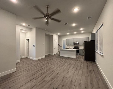825 W Mayfield Road - Photo Thumbnail 2