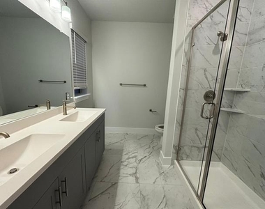 825 W Mayfield Road - Photo Thumbnail 8