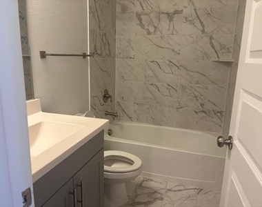 825 W Mayfield Road - Photo Thumbnail 5