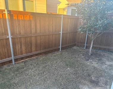 825 W Mayfield Road - Photo Thumbnail 8
