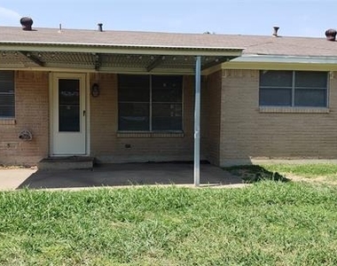 511 Cambridge Drive - Photo Thumbnail 12