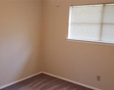 511 Cambridge Drive - Photo Thumbnail 7