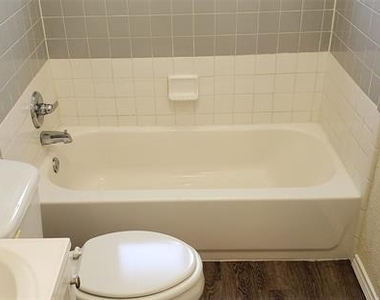 511 Cambridge Drive - Photo Thumbnail 8