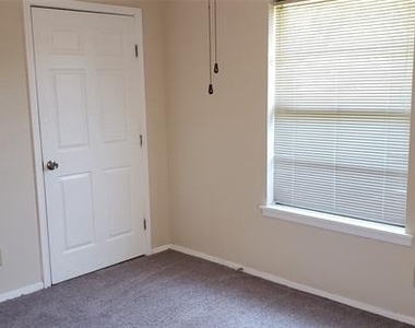 511 Cambridge Drive - Photo Thumbnail 9