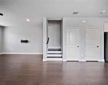 4701 Smokey Quartz Lane - Photo Thumbnail 8
