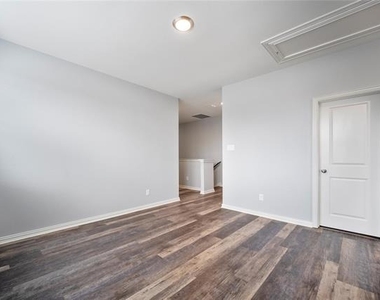 4701 Smokey Quartz Lane - Photo Thumbnail 17