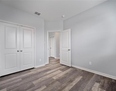 4701 Smokey Quartz Lane - Photo Thumbnail 19