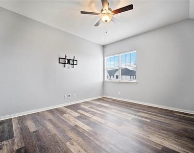 4701 Smokey Quartz Lane - Photo Thumbnail 23