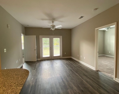 90 Riverside Drive - Photo Thumbnail 13