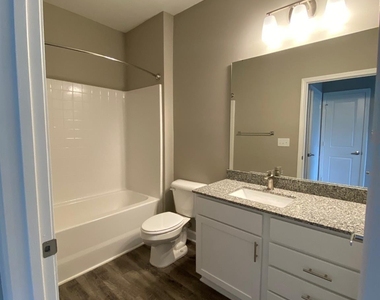 90 Riverside Drive - Photo Thumbnail 18